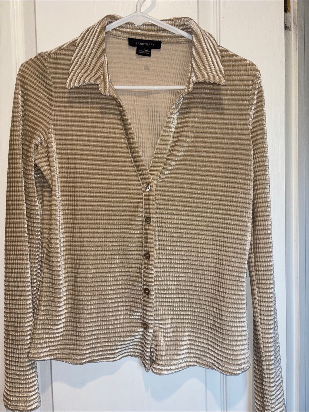 SANCTUARY BRAND BEIGE RIBBED TEXTURED LONG SLEEVES BUTTON FRONT COLLARED TOP